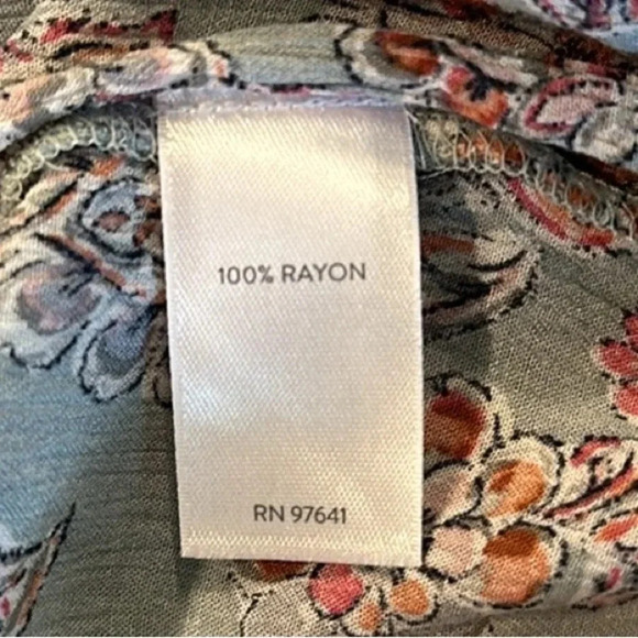 J Jill Flutter Sleeve Floral Print Blouse Size Medium Flirty Boho Breezy Summer - Picture 6 of 9